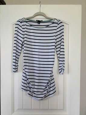 White House Black Market Black & White Striped Boatneck Tunic. Sz M